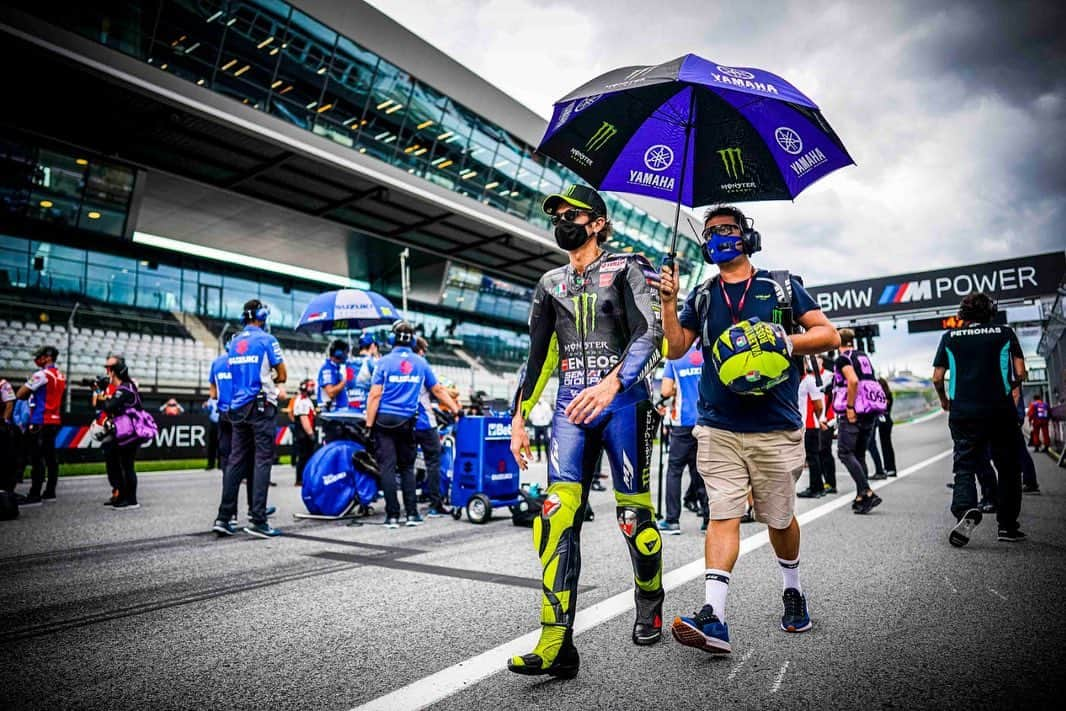 バレンティーノ・ロッシさんのインスタグラム写真 - (バレンティーノ・ロッシInstagram)「Red Bull Ring,Austria Sunday,MotoGp Race  📸 @falex79 @gigisoldano」8月31日 20時21分 - valeyellow46