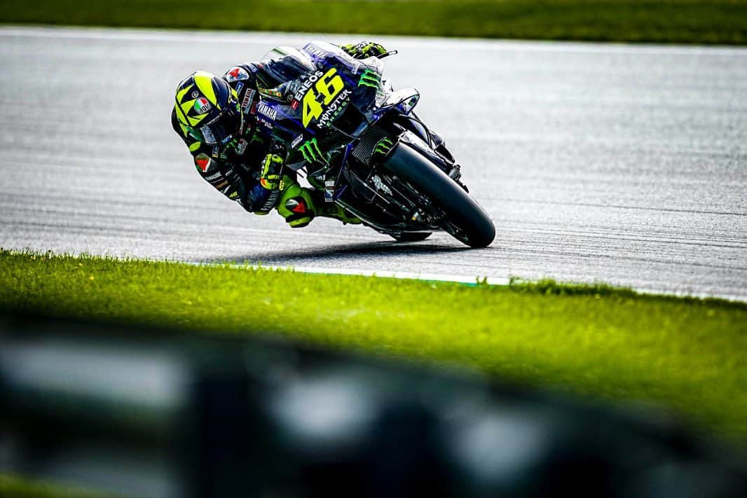 バレンティーノ・ロッシさんのインスタグラム写真 - (バレンティーノ・ロッシInstagram)「Red Bull Ring,Austria Sunday,MotoGp Race  📸 @falex79 @gigisoldano」8月31日 20時21分 - valeyellow46