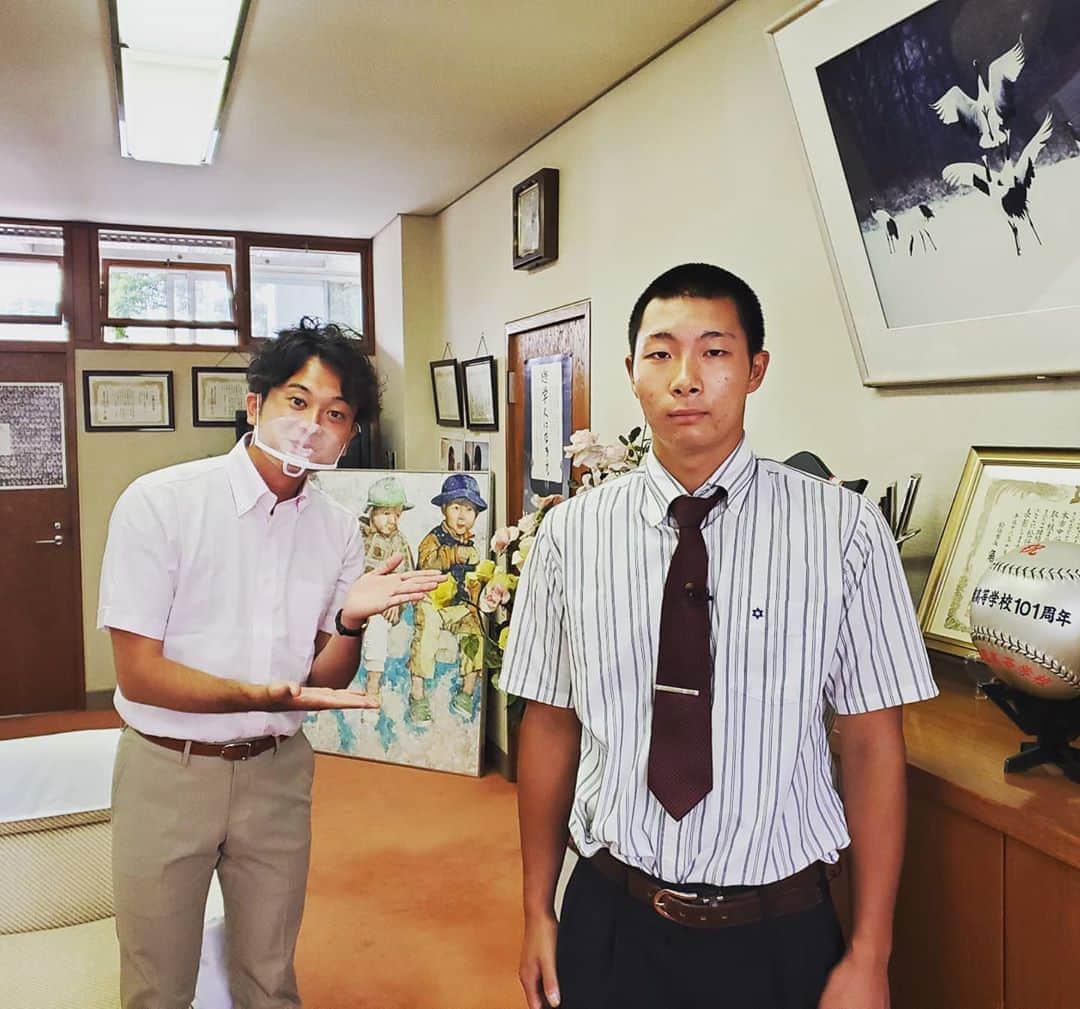 のインスタグラム：「今週からリフレッシュは放送再開 夕方ニュースも通常放送です☺ ・ ・ 今日はプロ志望高校生の合同練習会に 石川県から参加した②人の球児にインタビュー🎤 ・ ・ 遊学館・髙田投手、金沢龍谷・加藤投手共に 後悔の無い②日間を過ごしアピール出来たみたいです👍 ・ ・ もうドラフトの話題かぁ…秋ですね😂  #石川テレビ #石川さん #LiveNewsit #イイダスポーツ ではないよ #ニュース #プロ野球 #プロ志望 #高校野球 #高校球児 #遊学館 #髙田竜星 投手 #金沢龍谷 #加藤優弥 投手 #アナウンサー #飯田嘉太」
