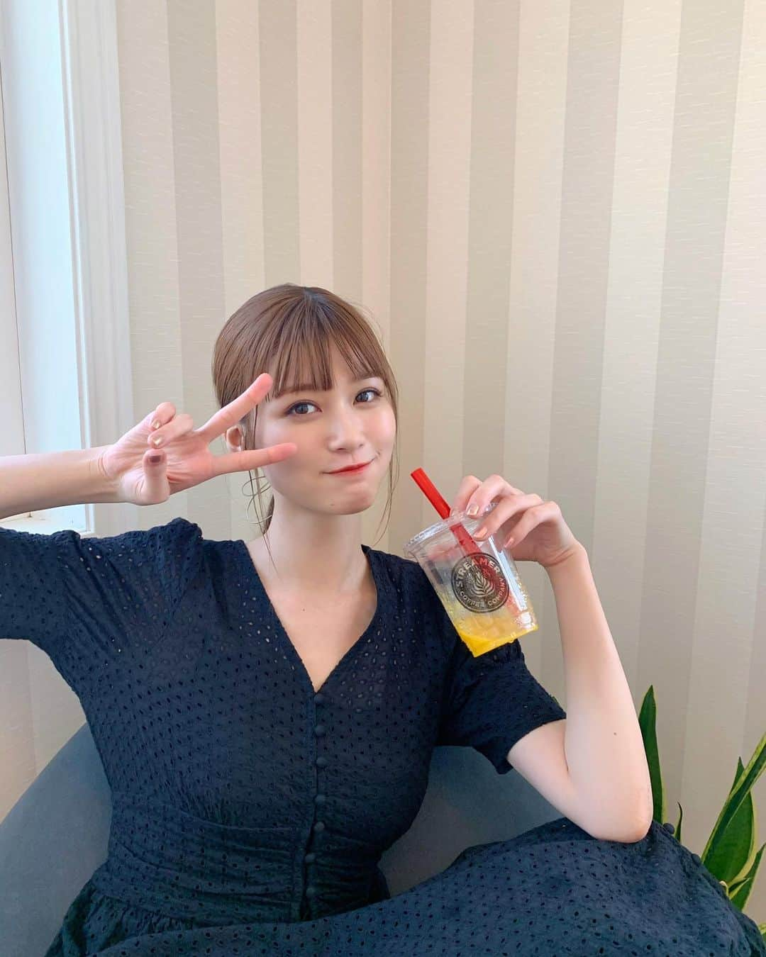 生見愛瑠さんのインスタグラム写真 - (生見愛瑠Instagram)「ほぼ空っぽのマンゴースムージー🥭🧡とてもに美味しくて映え遅れた＾＾  そして フォロワー50万人様、、、 とっても嬉しいです！ 皆様いつもありがとうございます🤍」8月31日 20時33分 - meru_nukumi