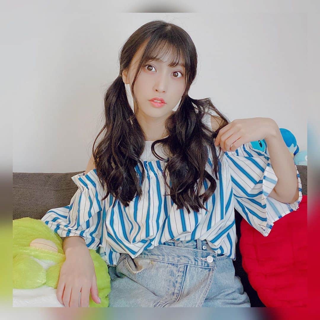 根岸愛のインスタグラム：「👚✨👗 この服いつ買ったか忘れたけど 久々着たけどやっぱ良いな😗💕 すみっこちゃん潰してごめん... #fashion #rosebud #ねぎしふく #ねぎ私服 #ツインテール」
