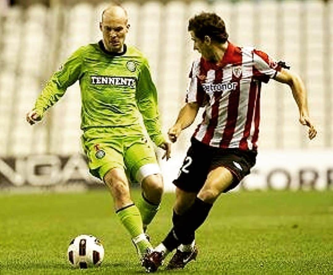 ボルハ・エキサのインスタグラム：「Fredrik Ljungberg !  #legend #celticglasgow🍀 #athleticbilbao ⚽️#Borjaekiza #2011 #friendlygame」