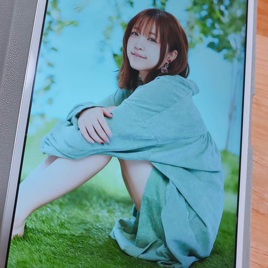 諏訪彩花のインスタグラム：「突然だけど。ミリオンのパンフレット撮影の別ショット😊🌸　お気に入りのやつをこちらで載せさせて頂きました！やっぱりこの時の衣装好きすぎる❤️ #ミリオン7th」