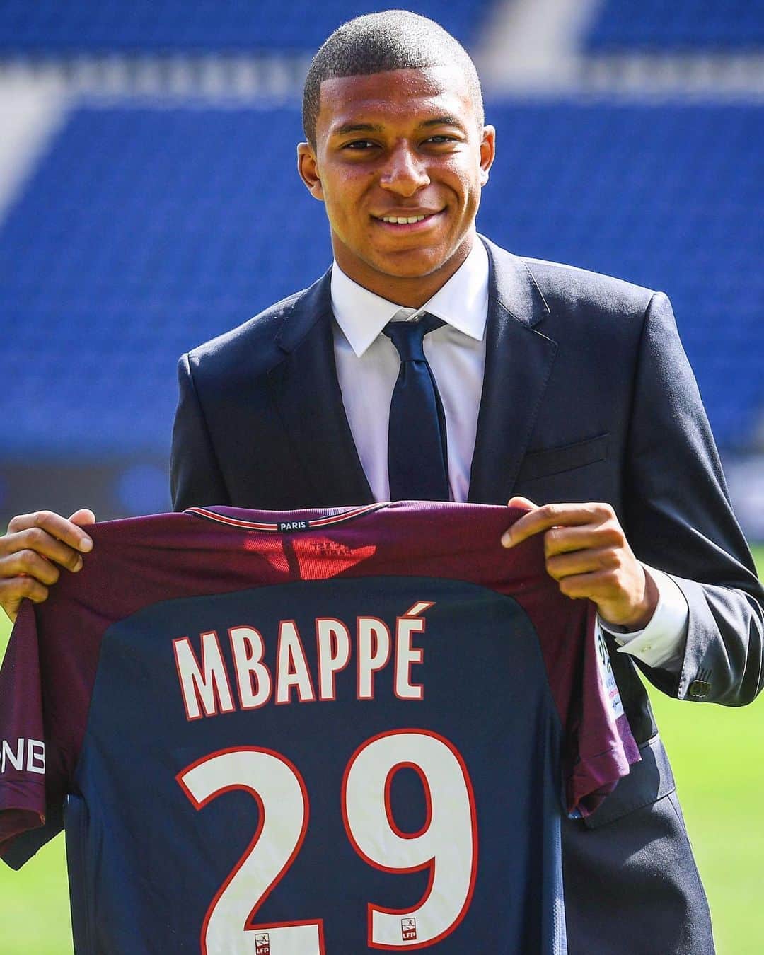 UEFAチャンピオンズリーグさんのインスタグラム写真 - (UEFAチャンピオンズリーグInstagram)「🗓 Mbappé became a Paris player #OTD in 2017! 💫  What does 2020/21 hold for him? 🤔」8月31日 21時20分 - championsleague