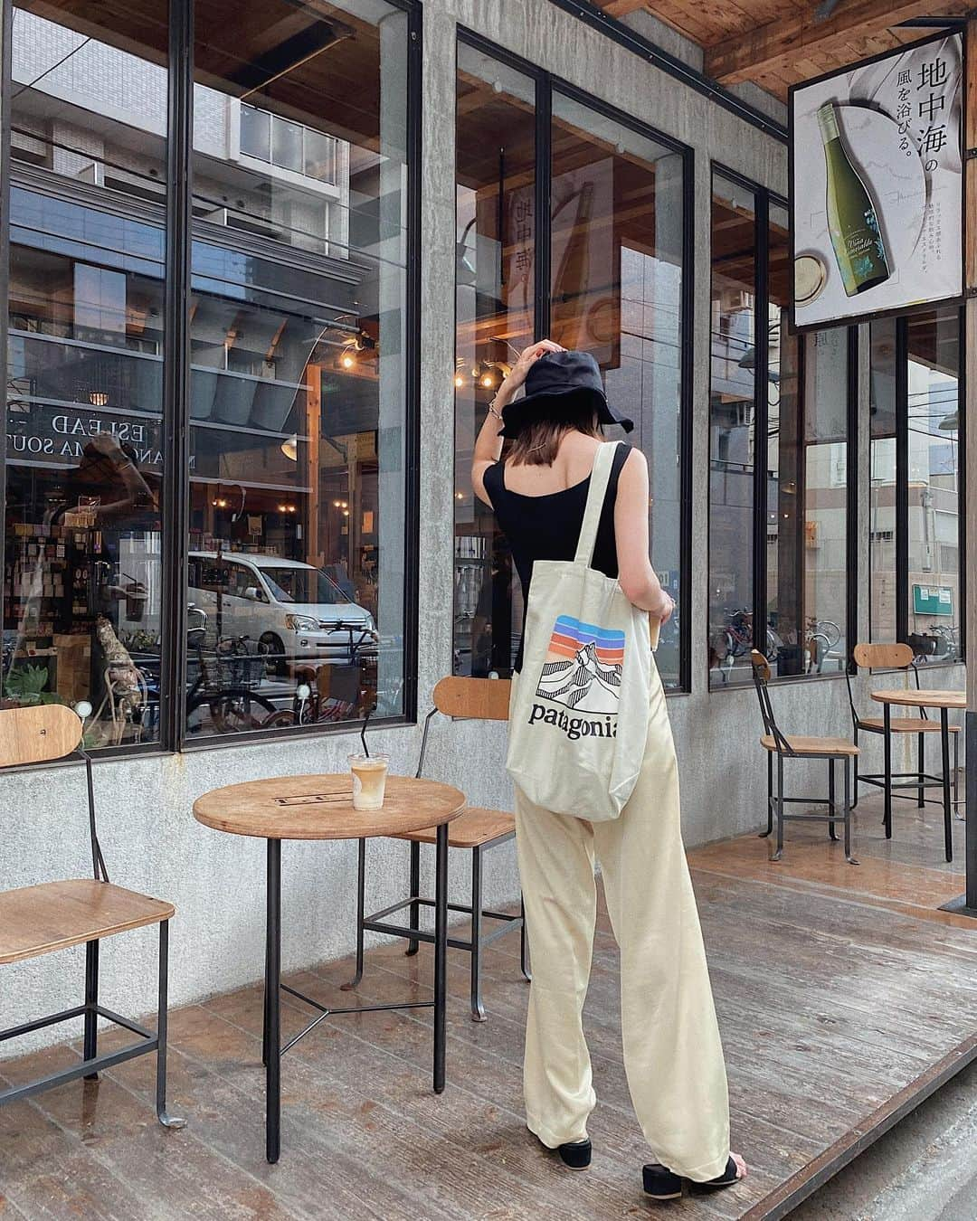 Yuika Matsuさんのインスタグラム写真 - (Yuika MatsuInstagram)「#outfit  . . 毎日少しでも外歩くだけで 滝のような汗がドバドバ . ちょっとでも気分あげたくて 自分のお気に入りスポットに 時間があったら寄るようにしてる✨ . . 最後のピースがホンマにダサい✌︎笑 . . . #アイスカフェラテ  気をつけないと1分ぐらいで飲みきる。 気をつけても5分で飲みきる。笑 . . . . #大人コーデ #大人カジュアル  #ootd#ootdfashion #outfit #ラスタル#rustal#patagonia」8月31日 21時23分 - yuika00802