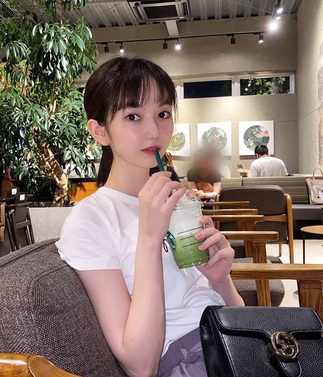 漆畑瑠菜のインスタグラム：「夜のスタバゆっくりできた☕️ ・ #スタバ#カフェ#静岡#抹茶フラペチーノ #カフェ好きな人と繋がりたい  #gucci#そろそろ買い時 #100投稿目」
