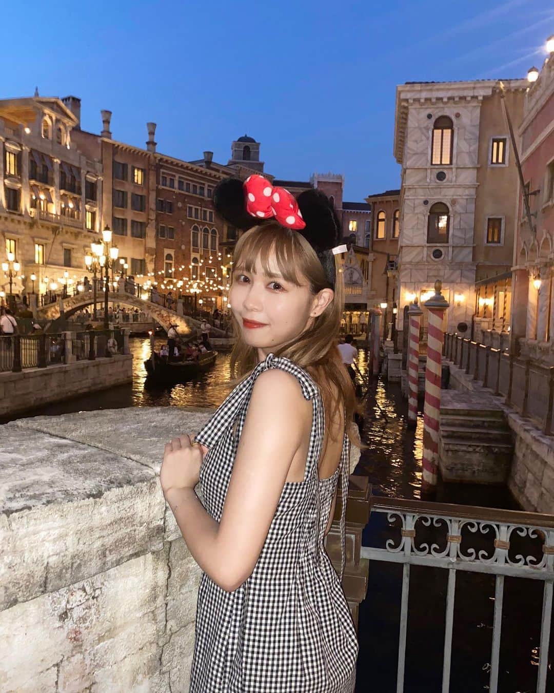のインスタグラム：「． 明日から9月ですね🍂 秋冬が好きなのでとっても待ち遠しいです、、 早く涼しくなってほしい💭  今日もぽちっとお願いします🐰🤍  #ミス学習院#ミス学習院コンテスト#ミスコン#ディズニーシー#ディズニー#disneysea#disney#tokyodisneysea」