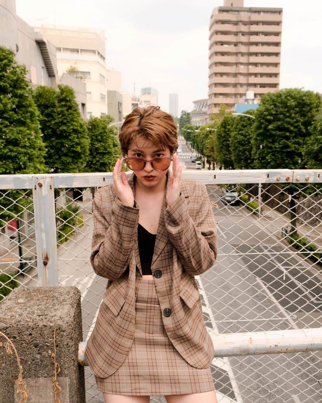 えなちぃのインスタグラム：「秋と言ったら、 チェックのセットアップ🍂 しかもこのスカート、 インナーパンツ付き🩳 この長さで付いてるのありがたい🥺❤️」