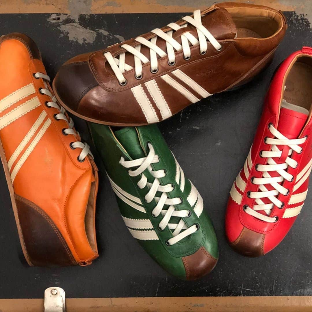 ツェハさんのインスタグラム写真 - (ツェハInstagram)「Happy Day in Zeha Berlin! #zehaberlin #sneakers #oldgermanbrand #vintage #heritage #madeineurope #handmade #handgefertigt #fair #leather #berlintrend #carlhässner #vintageclothing #vintagesportswear #football #photooftheday #vintagefootball #calcio #brown #50fashion #50s #sneakershoes #sneakerslovers」8月31日 21時51分 - zehaberlin