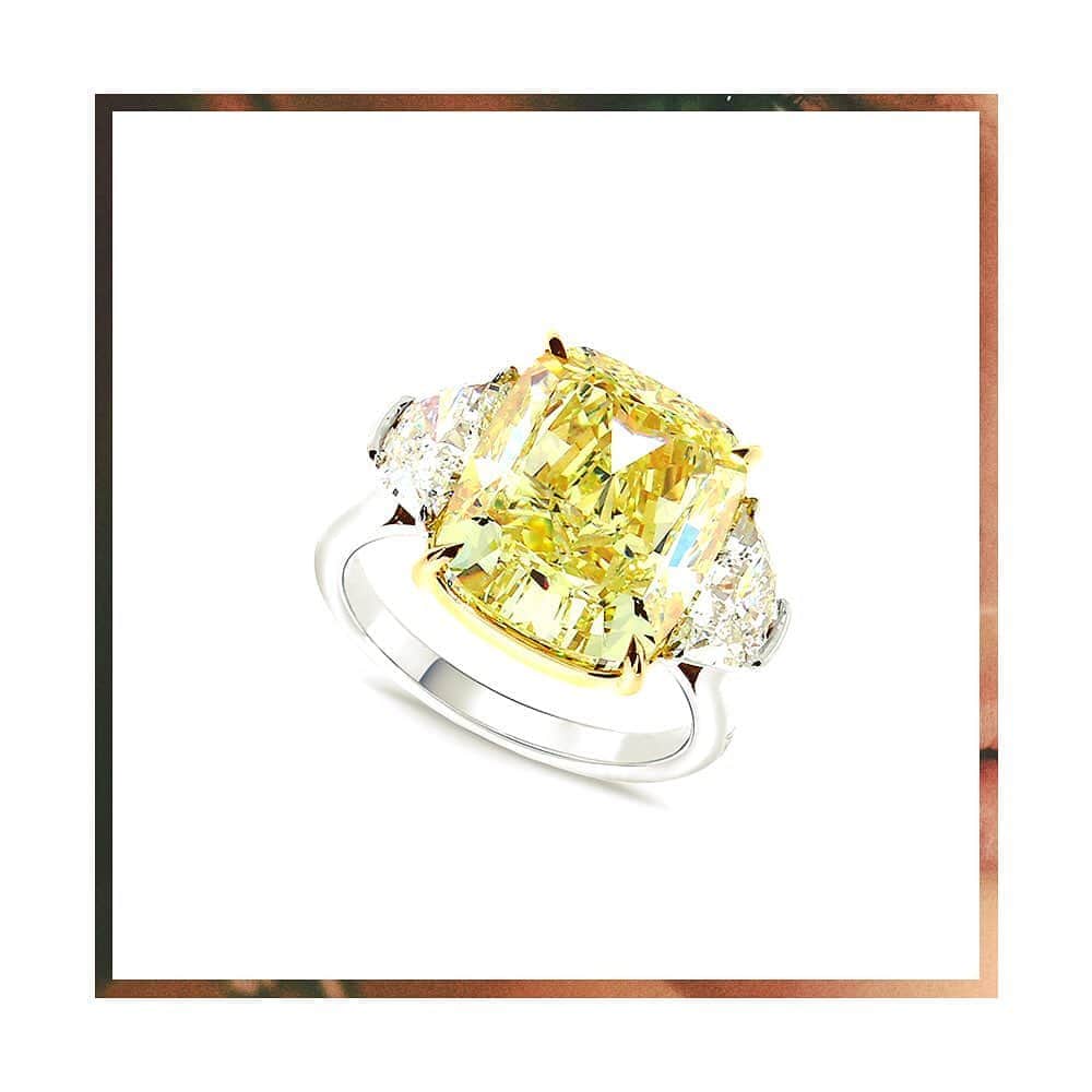 のインスタグラム：「Women and Diamonds: the Damiani universe. Only the best diamonds in purity, colour, cut and carat are worthy of adorning a Damiani creation.   Every Damiani jewel is created to express a precious dream: ...an instantaneous journey through time and space that brings back memorable moments.   #DamianiEditorial #DamianiMasterpiece @harpersbazaarserbia @gregswalesart @marko.mrkaja」