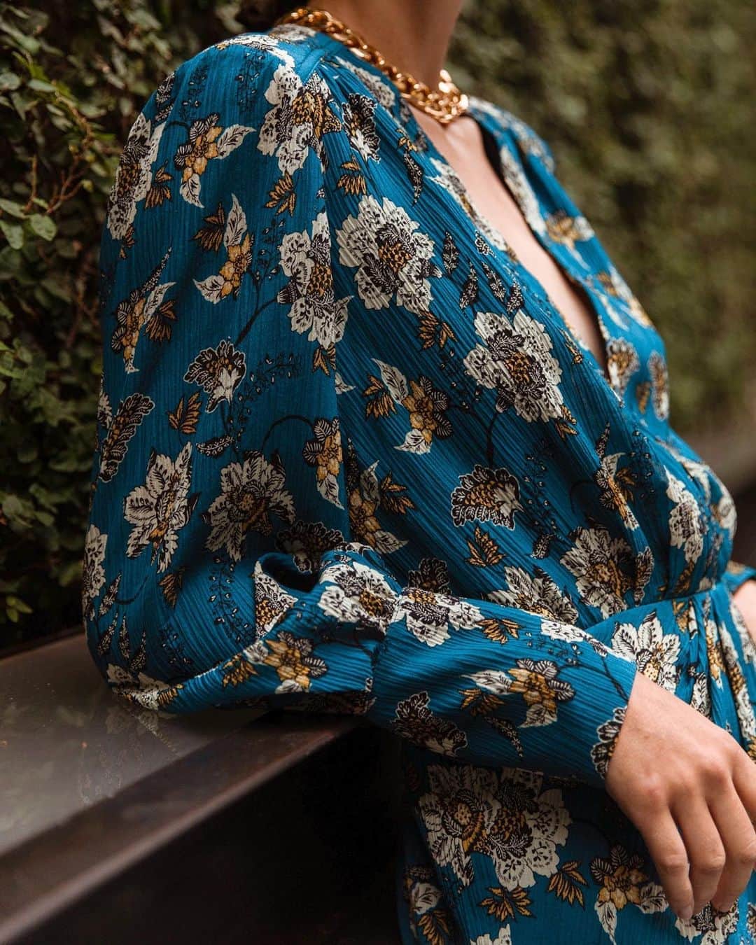 デレクラムのインスタグラム：「The Freya wrap dress in a crinkled silk and cotton voile in a bold turquoise print balances a romantic floral with the ease of a sensual fabric.」
