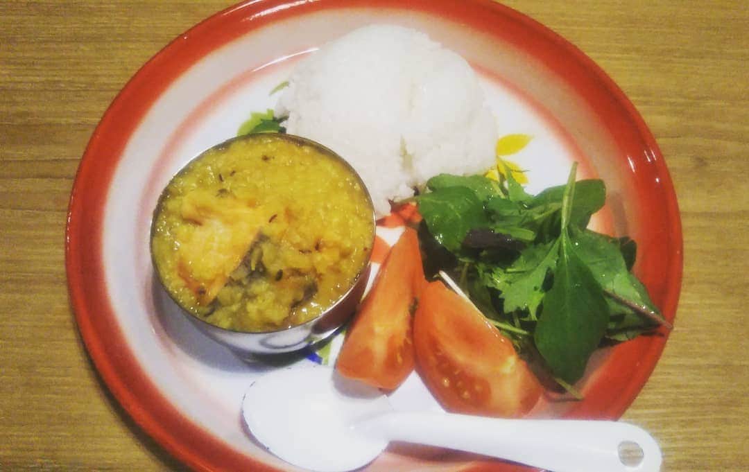 伊藤修子さんのインスタグラム写真 - (伊藤修子Instagram)「鮭と豆の地味なカレーが食べたくなり作りました。豆カレー久々で少々茹で加減に失敗しました。」8月31日 22時12分 - itoshuko
