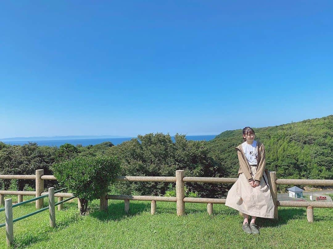 藤崎未夢さんのインスタグラム写真 - (藤崎未夢Instagram)「♡ 日本海を一望できるキャンプ場🏕 . アウトドア情報メディア『hinata』さんの連載4回目がアップされました！ . 今回は「和島オートキャンプ場」で タープとワンポールテントの設営、メスティン料理にチャレンジ！ とってもいいお天気でした☀️ ↓↓↓ hinata https://hinata.me/article/1298487160965647746?utm_medium=share&utm_campaign=app&utm_source=copy . .  #hinata #hinataoutdoor #新潟 #和島オートキャンプ場 #アウトドア #キャンプ #キャンパーアイドル  #みゆキャンプ #NGT48」8月31日 22時15分 - miyu_miyu_ngt48