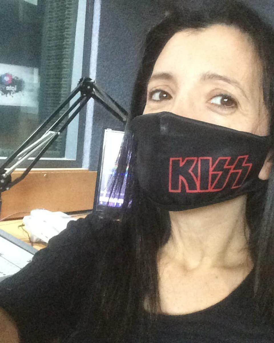 KISSさんのインスタグラム写真 - (KISSInstagram)「The #KISSARMY rockin' their #KISS masks. Stay safe!」8月31日 22時27分 - kissonline