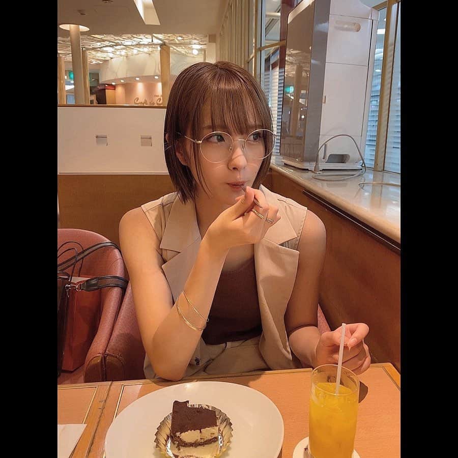 のインスタグラム：「﻿ ﻿ この日の服装好評で嬉しいです☺️﻿ ﻿  仕事がすごい出来そうな雰囲気、、？👩🏼‍💻笑 ﻿ ﻿」