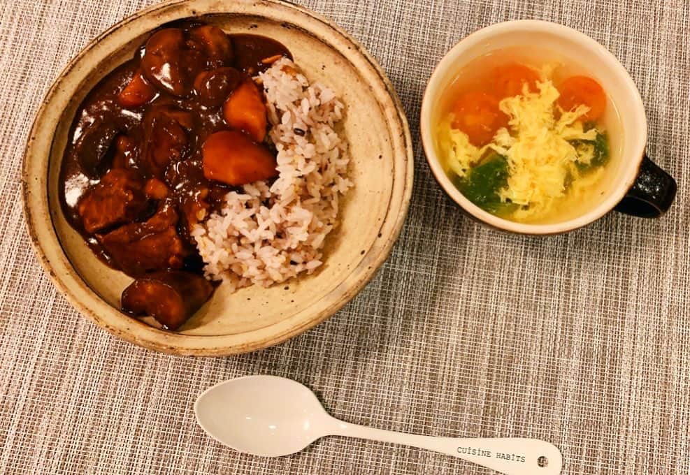 福圓美里のインスタグラム：「大好きな固形ルーがこれでラストなので、 カレー作る頻度落ちると思う🤣」