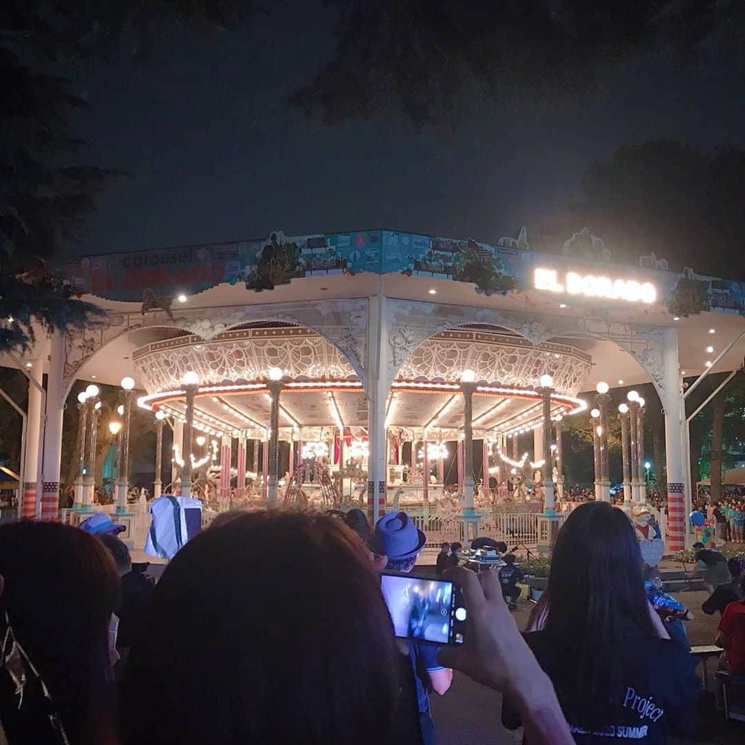 なかやまちえこのインスタグラム：「閉園セレモニー見てきました🎠⠀ #としまえん #toshimaen #遊園地 #themepark」