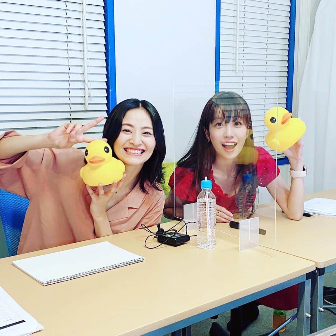 富田麻帆さんのインスタグラム写真 - (富田麻帆Instagram)「今日は月に1回の #まほチャンネル の日♡ ゲストは佃井皆美ちゃんでした✨✨✨  初登場の皆美ちゃん♡ ずっと前から一方的に知ってはいたし、ずっと共演したいと思っていて、一昨年初めてスタァライトで夢が叶ったの🐥🐥🐥  今回、アサルトリリィでも共演出来て本当に幸せ♡ 何度見ても惚れる佃井ちゃんの殺陣大好きまん♡♡♡  今回のまほチャンネルも謎ワードが飛び出したり、1時間わちゃわちゃきゃっきゃっ出来て最高の時間でした！！！  ご視聴ありがとうございました😊✨」8月31日 23時28分 - maho_tomita6261