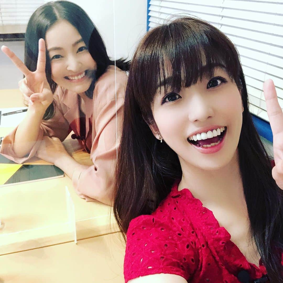 富田麻帆さんのインスタグラム写真 - (富田麻帆Instagram)「今日は月に1回の #まほチャンネル の日♡ ゲストは佃井皆美ちゃんでした✨✨✨  初登場の皆美ちゃん♡ ずっと前から一方的に知ってはいたし、ずっと共演したいと思っていて、一昨年初めてスタァライトで夢が叶ったの🐥🐥🐥  今回、アサルトリリィでも共演出来て本当に幸せ♡ 何度見ても惚れる佃井ちゃんの殺陣大好きまん♡♡♡  今回のまほチャンネルも謎ワードが飛び出したり、1時間わちゃわちゃきゃっきゃっ出来て最高の時間でした！！！  ご視聴ありがとうございました😊✨」8月31日 23時28分 - maho_tomita6261