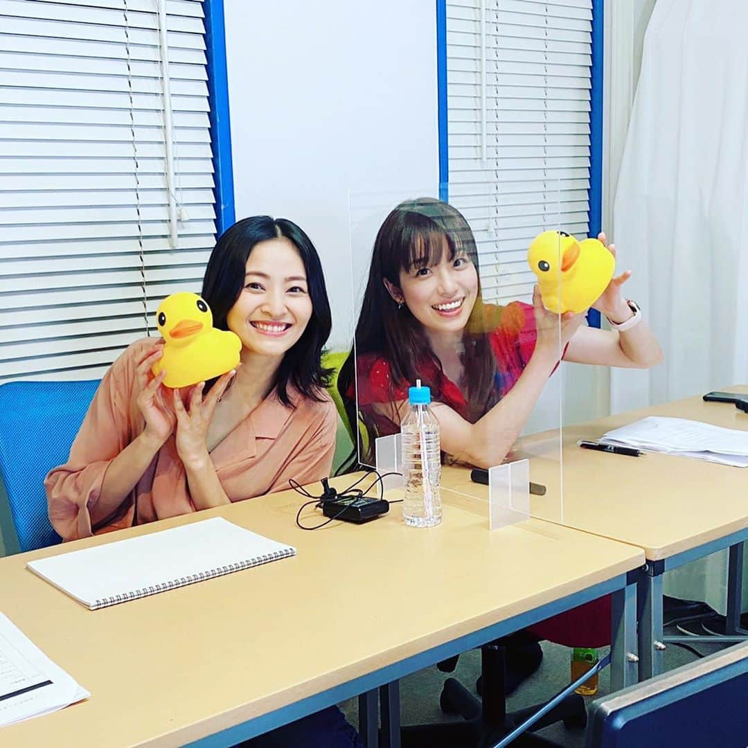 富田麻帆さんのインスタグラム写真 - (富田麻帆Instagram)「今日は月に1回の #まほチャンネル の日♡ ゲストは佃井皆美ちゃんでした✨✨✨  初登場の皆美ちゃん♡ ずっと前から一方的に知ってはいたし、ずっと共演したいと思っていて、一昨年初めてスタァライトで夢が叶ったの🐥🐥🐥  今回、アサルトリリィでも共演出来て本当に幸せ♡ 何度見ても惚れる佃井ちゃんの殺陣大好きまん♡♡♡  今回のまほチャンネルも謎ワードが飛び出したり、1時間わちゃわちゃきゃっきゃっ出来て最高の時間でした！！！  ご視聴ありがとうございました😊✨」8月31日 23時28分 - maho_tomita6261