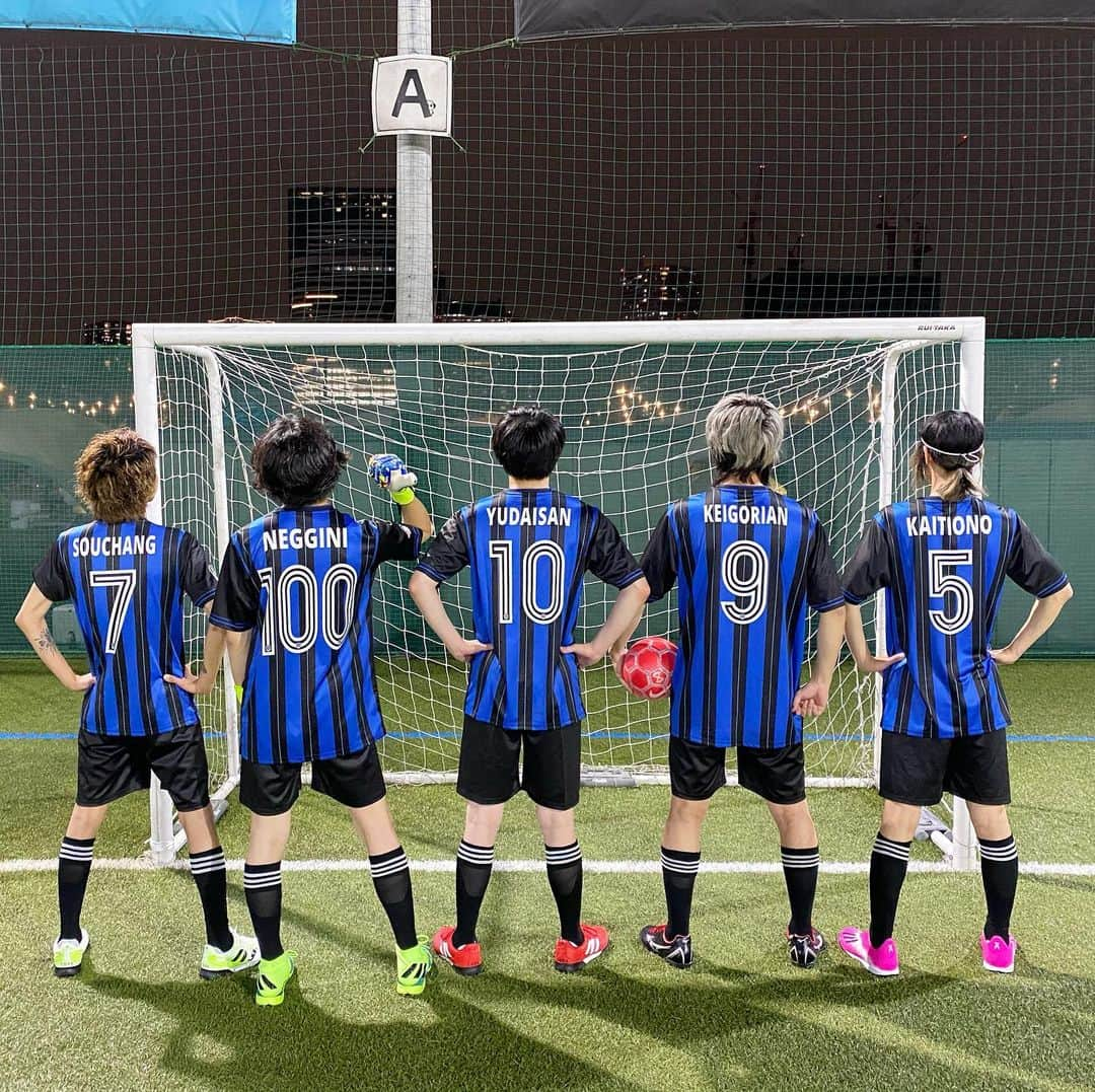 Novelbright（ノーベルブライト）さんのインスタグラム写真 - (Novelbright（ノーベルブライト）Instagram)「Novelbright SAIKYOU F.C 結成 #novelbright #soccer #team #形から入るスタイル」8月31日 23時29分 - novelbright_jp