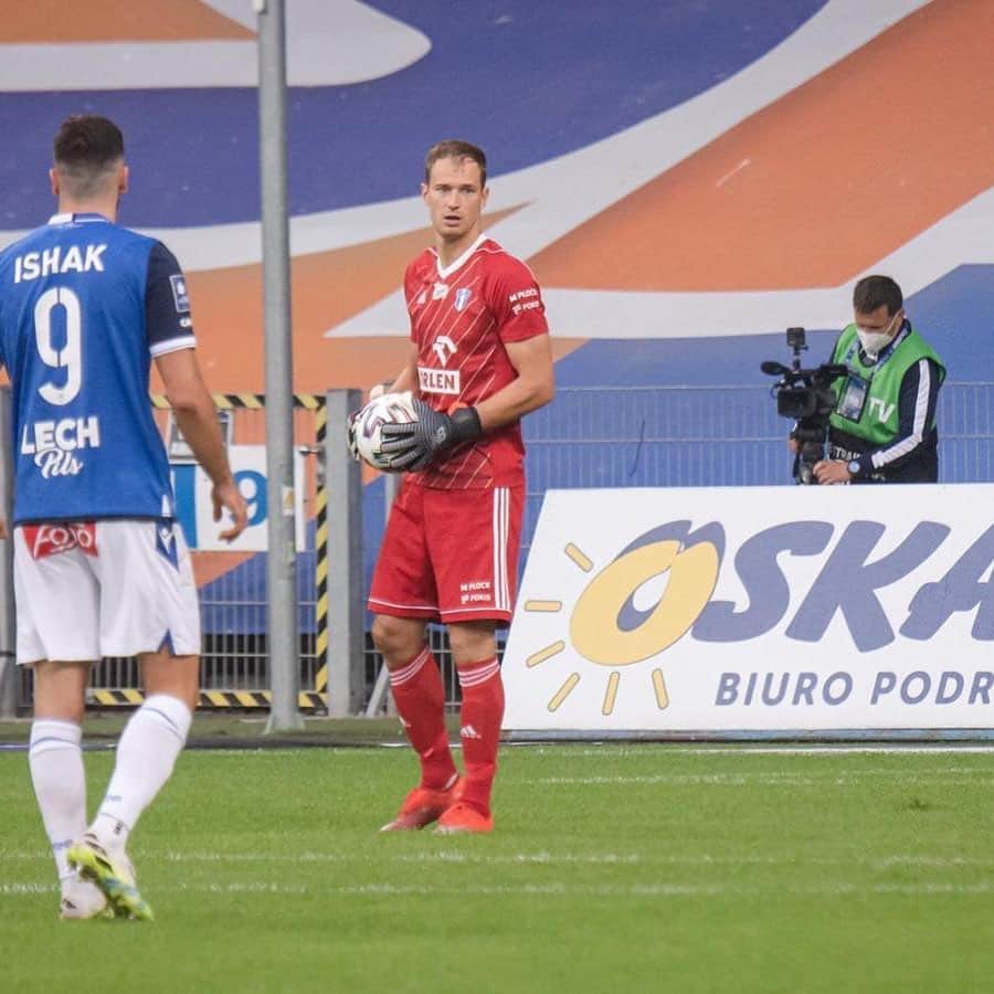 クシシュトフ・カミンスキーのインスタグラム：「#wislaplocksa #pkoekstraklasa #goalkeeper #newbalancepolska #newbalancepoland #nafciarze」