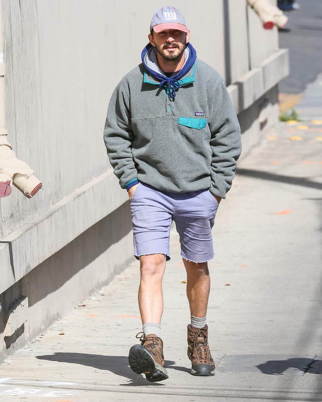 GQさんのインスタグラム写真 - (GQInstagram)「Can shorts be too short? Is TikTok right about inseams? How long is too long? At the link in bio, the GQ style team answers all your most pressing questions about shorts.」9月1日 0時18分 - gq