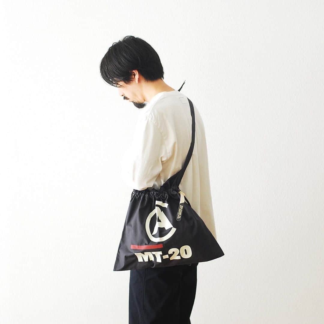 wonder_mountain_irieさんのインスタグラム写真 - (wonder_mountain_irieInstagram)「_  MOUNTAIN RESEARCH / マウンテンリサーチ "MESSENGER BAG" ¥13,200- _ 〈online store / @digital_mountain〉 https://www.digital-mountain.net/shopdetail/000000012086/ _ 【オンラインストア#DigitalMountain へのご注文】 *24時間受付 *15時までのご注文で即日発送 * 1万円以上ご購入で送料無料 tel：084-973-8204 _ We can send your order overseas. Accepted payment method is by PayPal or credit card only. (AMEX is not accepted)  Ordering procedure details can be found here. >>http://www.digital-mountain.net/html/page56.html  _ #MOUNTAINRESEARCH #マウンテンリサーチ _ 本店：#WonderMountain  blog>> http://wm.digital-mountain.info/blog/20200722/ _ 〒720-0044  広島県福山市笠岡町4-18  JR 「#福山駅」より徒歩10分 #ワンダーマウンテン #japan #hiroshima #福山 #福山市 #尾道 #倉敷 #鞆の浦 近く _ 系列店：@hacbywondermountain _」9月1日 10時25分 - wonder_mountain_