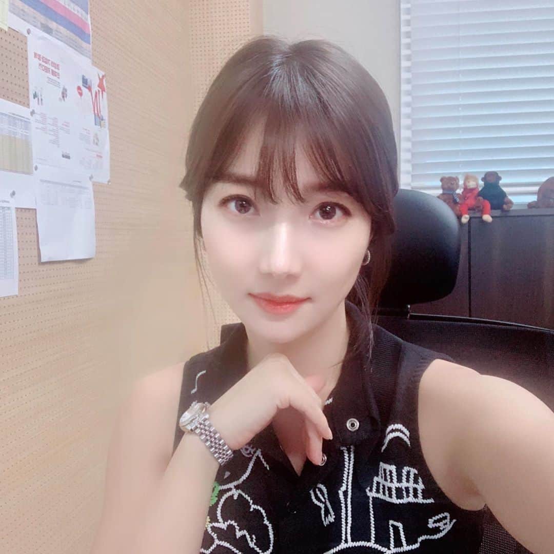 イ・イネさんのインスタグラム写真 - (イ・イネInstagram)「#직장인 #포스 ~~🤔 .. .. .. #행복 ..합니다..🤤ㅋ」9月1日 10時20分 - inhye_0221