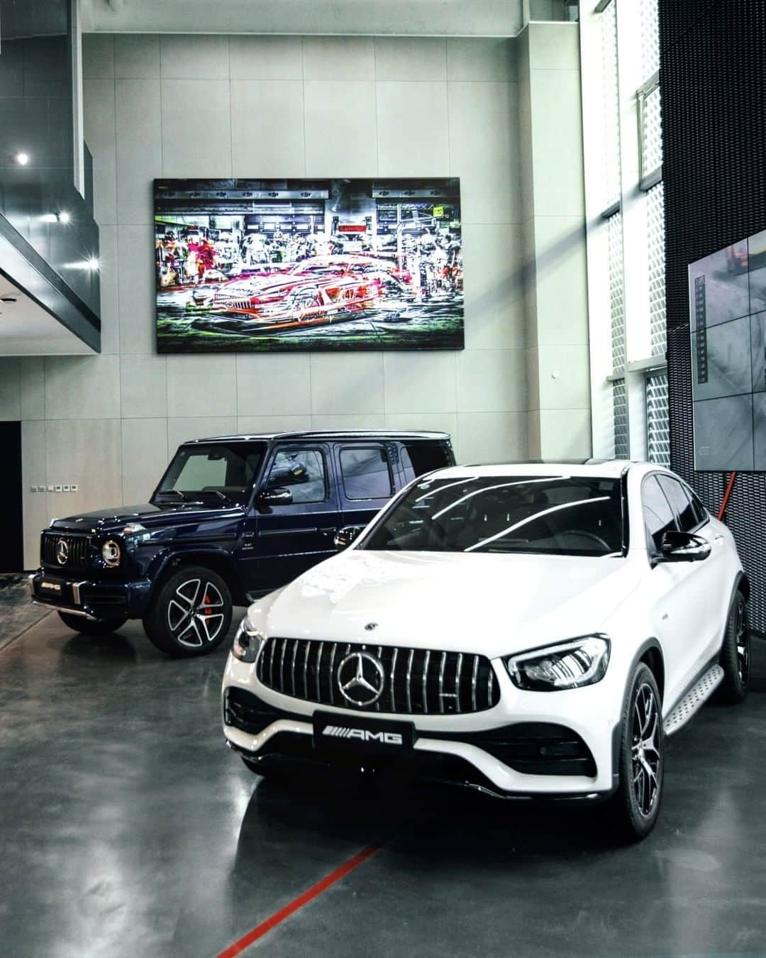 メルセデス・ベンツさんのインスタグラム写真 - (メルセデス・ベンツInstagram)「We proudly present the worldwide first AMG Experience Center in Zhejiang!  The development of an AMG Experience Center was a resulting logical step to further expand our brand’s footprint and the range of services we offer to our customers.  @mercedesamg #AMGExperienceCenter #Mercedes #MercedesAMG #AMGExperienceCenterZhejiang」9月1日 11時00分 - mercedesbenz