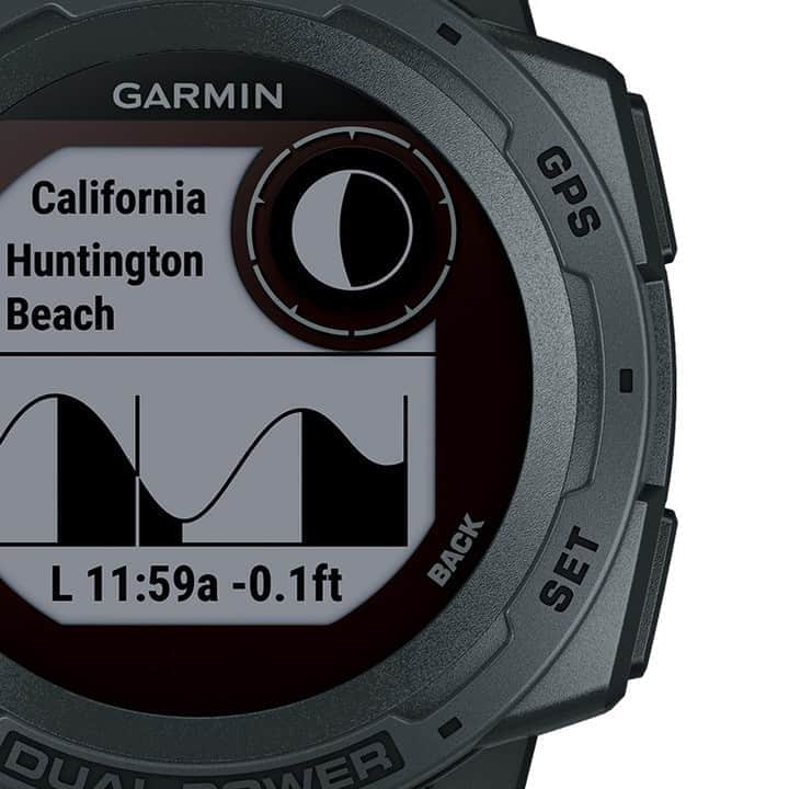 UOMOさんのインスタグラム写真 - (UOMOInstagram)「【デザインも優秀な“波を読む”時計。ガーミンのスマートウォッチは文化系男子も欲しい！】  米国発GPS器機のパイオニアであるガーミンから画期的なスマートウォッチが発売中。最大の特色はなんと“サーフィン機能”。気象GPSで潮汐や海面水位などをグラフ化する潮汐表の表示で、最適な波にライドするタイミングを指示してくれるという。  #uomo #uomomagazine #webuomo #garmin #ガーミン #スマートウォッチ #サーフィンウォッチ #INSTINCTDUALPOWERSURFEDITION #menswatch #fashion #mensfashion #mensstyle #89321」9月1日 11時00分 - uomo_magazine