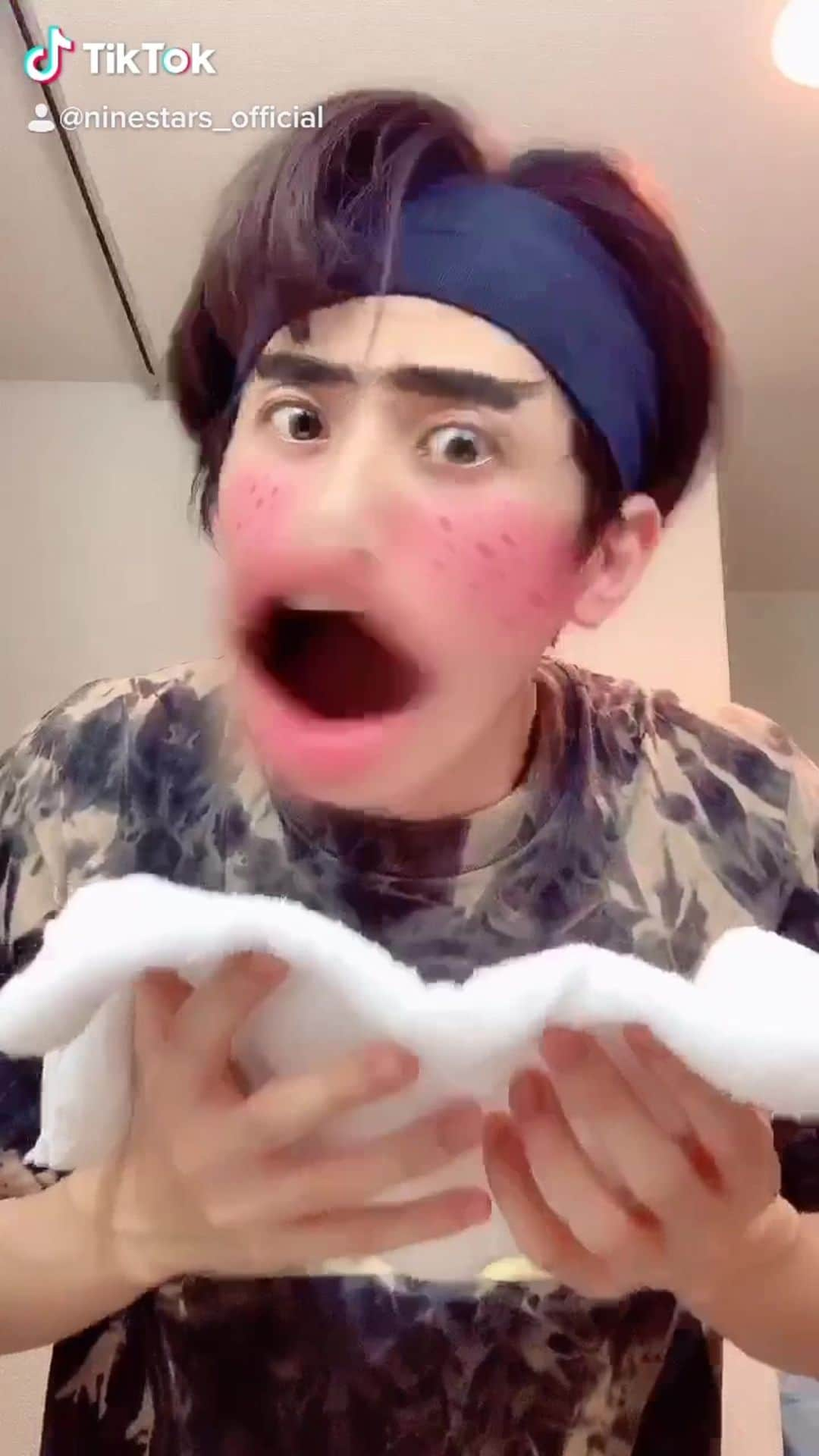 藪佑介のインスタグラム：「TikTok 初ソロ投稿は　#ブサ顔変身✨  エフェクトを駆使して撮り慣れてない感を誤魔化しております笑  #TikTok #初心者　#朝活　#自撮り　#九星隊　#公式アカウント開設　#フォローしてね #おすすめ教えて♪」