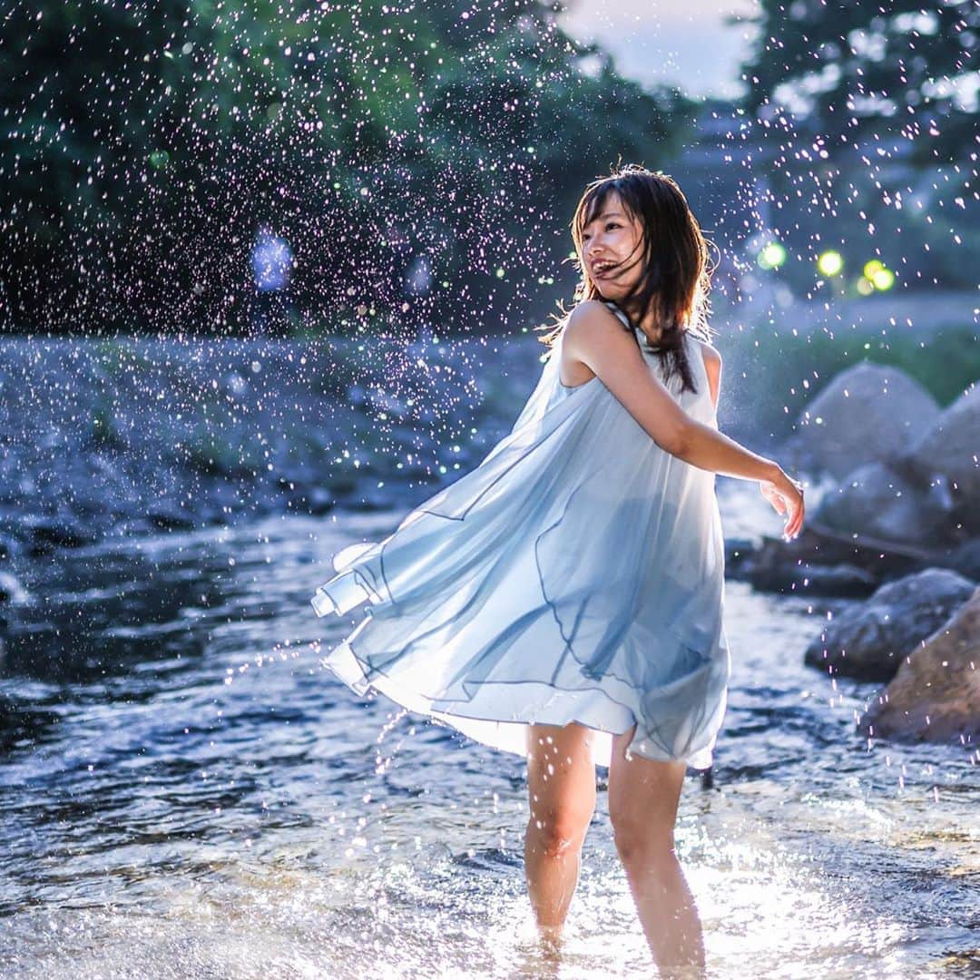 藤澤友千菜さんのインスタグラム写真 - (藤澤友千菜Instagram)「☽･:* * #goodnight  #instagood #fashion #model #followｍe #summer #river #photography  #ストロボ #ストロボ撮影 #川撮影 #横瀬 #ミチフォト #ユチフォト #藤澤友千菜 #モデル #ファッション #フォロミー」9月1日 2時50分 - yuchina1207