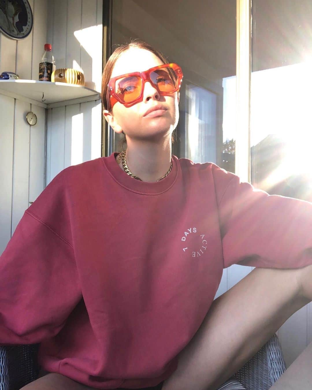 シェリー・ヘニッヒのインスタグラム：「All whilst listening to Alanis, Shania, Brooks & Dunn & donating what I have to Biden/Kamala」