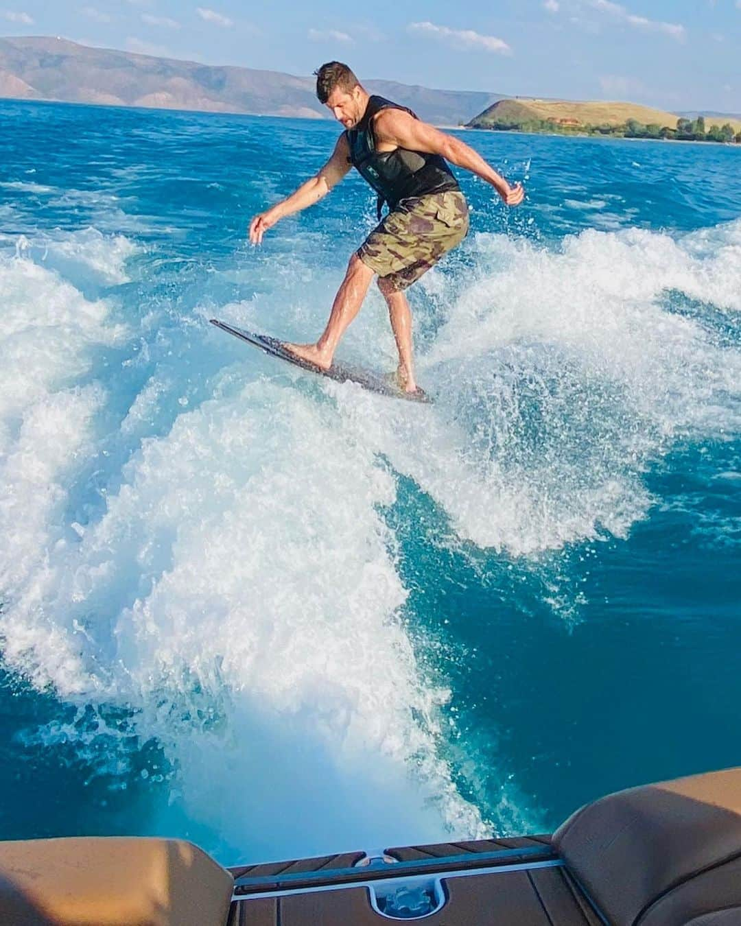 ケン・ブロックさんのインスタグラム写真 - (ケン・ブロックInstagram)「This past weekend was our first time experiencing the bright blue water of Bear Lake, Utah. It was a rad time hanging with friends, ripping around in our Supra Boat, and enjoying one of the last weekends of summer on this crazy blue water at a cool little resort (@bearlakelegacy ) - with one of the most unique boat launches ever! Thanks again @nolsen79 for the hospitality. #BearLake #SupraBoats #marineproducts」9月1日 4時12分 - kblock43