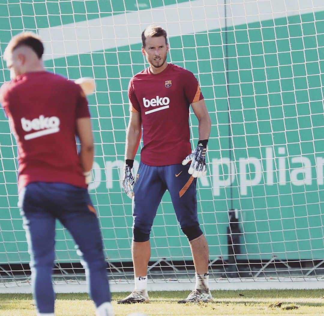 ノルベルト・ムラーラ・ネトのインスタグラム：「⚽️💪🏼💪🏼⚽️」