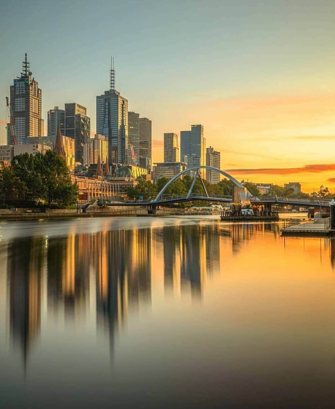 Instagramersさんのインスタグラム写真 - (InstagramersInstagram)「Great reflections at Melbourne by @dean.ohlmus and @igersmelbourne 😍📸🙌❤️✨ #igersmelbourne #igersAustralia #igers」9月1日 5時17分 - igers