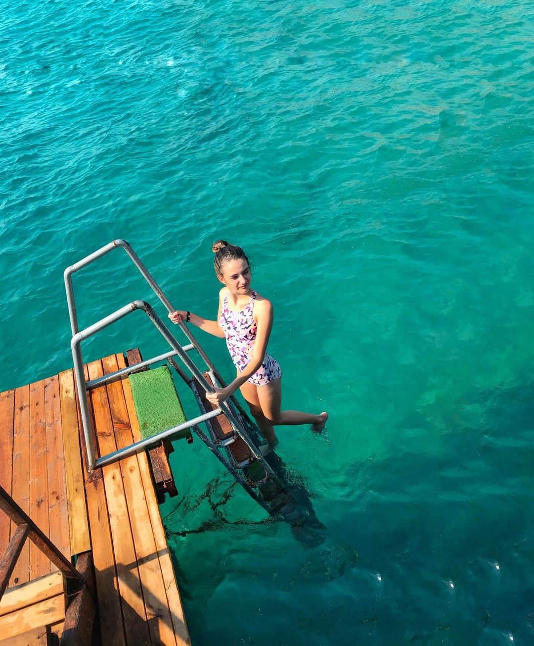 クリスティーナ・パカリーナのインスタグラム：「🐠💙✈️」