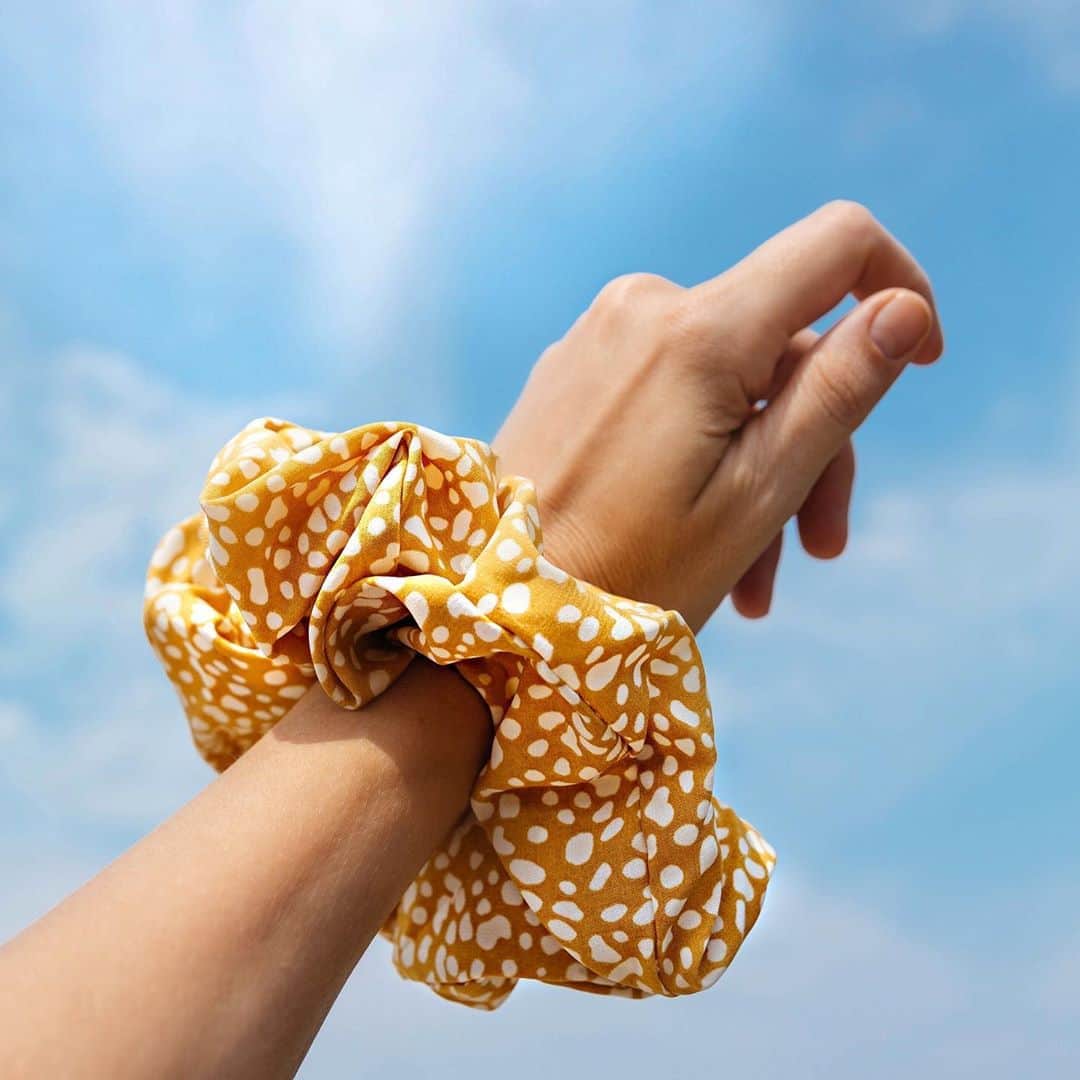 Target Styleのインスタグラム：「High pony, meet sunny scrunchie ✨」