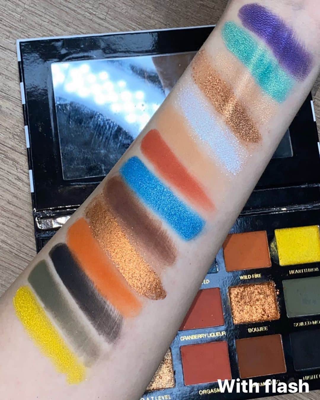 Makeup Addiction Cosmeticsさんのインスタグラム写真 - (Makeup Addiction CosmeticsInstagram)「Sinful eyes palette swatches!!! Omg so beautiful!!! Grab it now in bio 😍 Shipping internationally 🌎 #makeupaddictioncosmetics」9月1日 5時53分 - makeupaddictioncosmetics