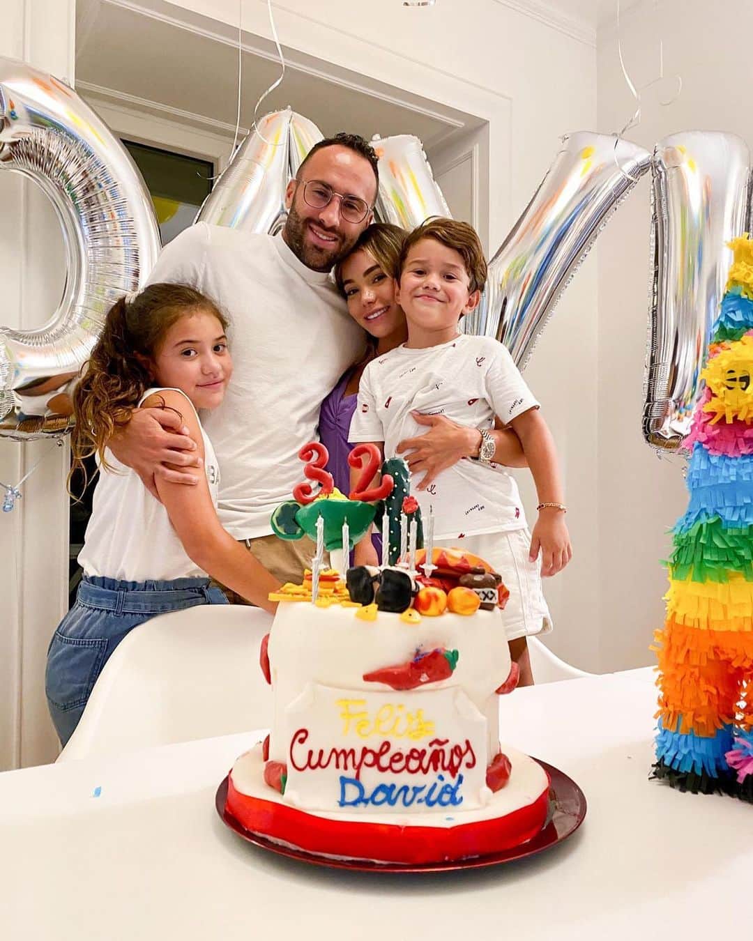 ダビド・オスピナのインスタグラム：「Gracias a todos los que sacaron un tiempo para felicitarme, Dios los bendiga y un fuerte abrazo // Ringrazio tutti quelli che hanno avuto il tempo per farmi gli auguri, che Dio vi benedica, un abbraccio forte!」
