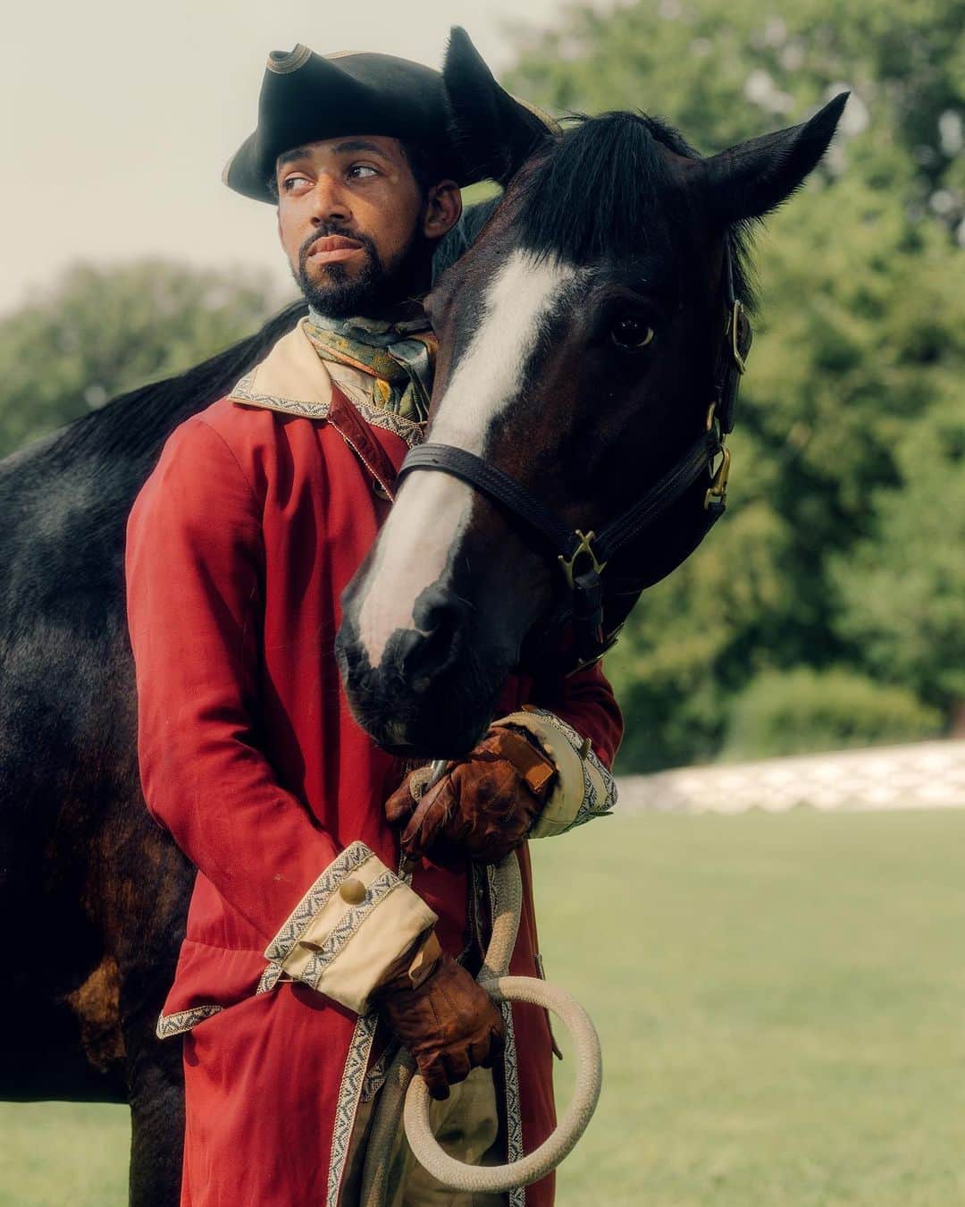 National Geographic Creativeさんのインスタグラム写真 - (National Geographic CreativeInstagram)「Photo by @jaredsoares Adam Canaday, who portrays a journeyman coach driver, with his horse, Commodore near the grounds of the Capitol Building at Colonial Williamsburg, a 301 acre living-history museum and private foundation focusing on recreating experiences from 18th-century Virginia. Williamsburg was the capital of Virginia until 1780, when it was moved to Richmond. Canaday is among Colonial Williamsburg’s Coach & Livestock Department, who currently works with four species of animals: horses, cattle, sheep and chickens.」9月1日 7時38分 - natgeointhefield