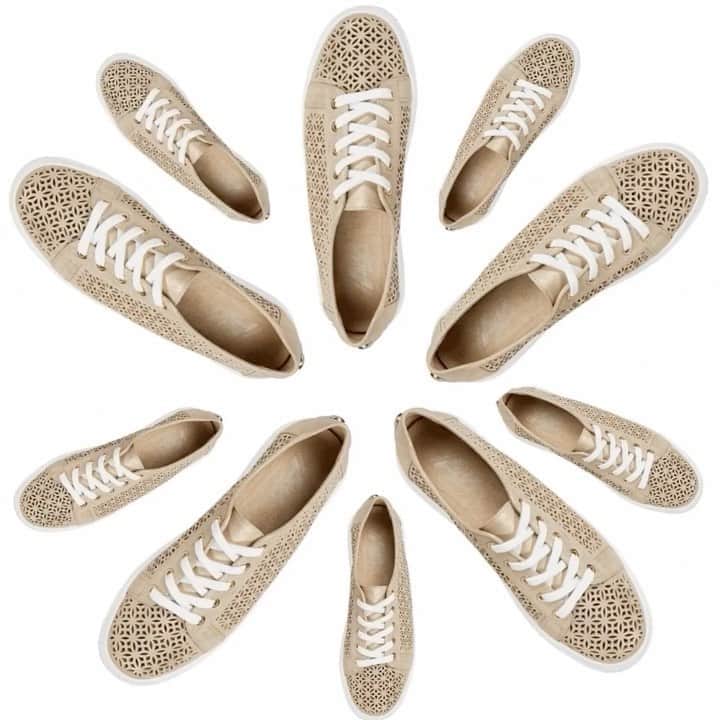 のインスタグラム：「Not your average sneaker 👀 The Irven Perforated Nubuck sneakers are your new go-to for every grocery run and picnic in the park. Available in light gold, navy, and white at @lordandtaylor」