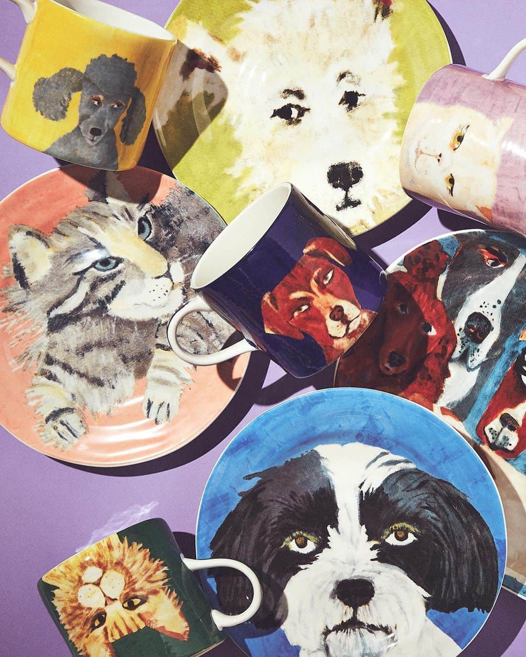 Anthropologieさんのインスタグラム写真 - (AnthropologieInstagram)「Doggone good dinnerware 🐶 Shop the new collection, featuring special-edition art by @caroleakins. #AnthroLiving」9月1日 8時03分 - anthropologie