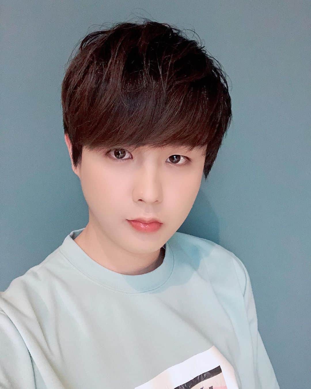 インジュン のインスタグラム：「どうだー😏😏😏😏 어때!!!😏😏😏😏 . . . #셀카#셀피#데일리#일상#인준#촬영 #selfie#daily#injun#l4l #撮影行ってきます#インジュン #どうだー笑笑」