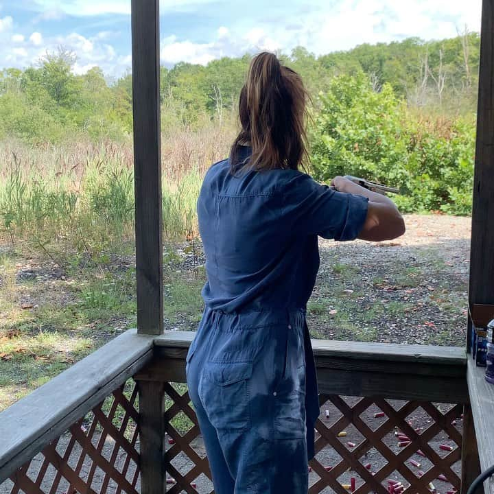 Nargis Fakhri さんのインスタグラム写真 - (Nargis Fakhri Instagram)「When he takes you shooting. . . Learning to shoot a shot gun with @jsantos1923  . That gun was kinda heavy 😳. .  . . . . . . #shotgun #guntraining #nextrole #movie #trainingday #life #saftyfirst #gun #thundermountain #skeetandtrap #skeetshooting #skeetandtrapshooting」9月1日 8時32分 - nargisfakhri