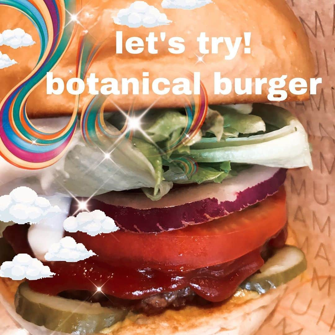 umamiburgerjpnさんのインスタグラム写真 - (umamiburgerjpnInstagram)「umami  burger japan初のvegan burger🍔 . 皆さんもう食べましたか？ . お肉じゃないしな、、、🤔と思いきや！侮ってはいけません！. バンズのボリュームはしっかりあるので食べ応え抜群なんです！. 更に野菜たっぷりでヘルシー志向の方やお子様にもオススメです😊 . まだの方はぜひ！お試し下さい🍔 . #ウマミバーガー  #ウマミバーガー横浜ベイサイド店  #ウマミバーガー有明ガーデン店  #ウマミバーガー錦糸町パルコ店  #ウマミバーガー南町田グランベリーパーク店  #ウマミバーガー恵比寿三越店  #ウマミバーガー青山店  #ウマミバーガーみなとみらい店  #横浜グルメ  #横浜ランチ #ビーガンランチ  #ヘルシーごはん  #ベイサイドマリーナ  #グルメバーガー」9月1日 9時08分 - umamiburgerjpn