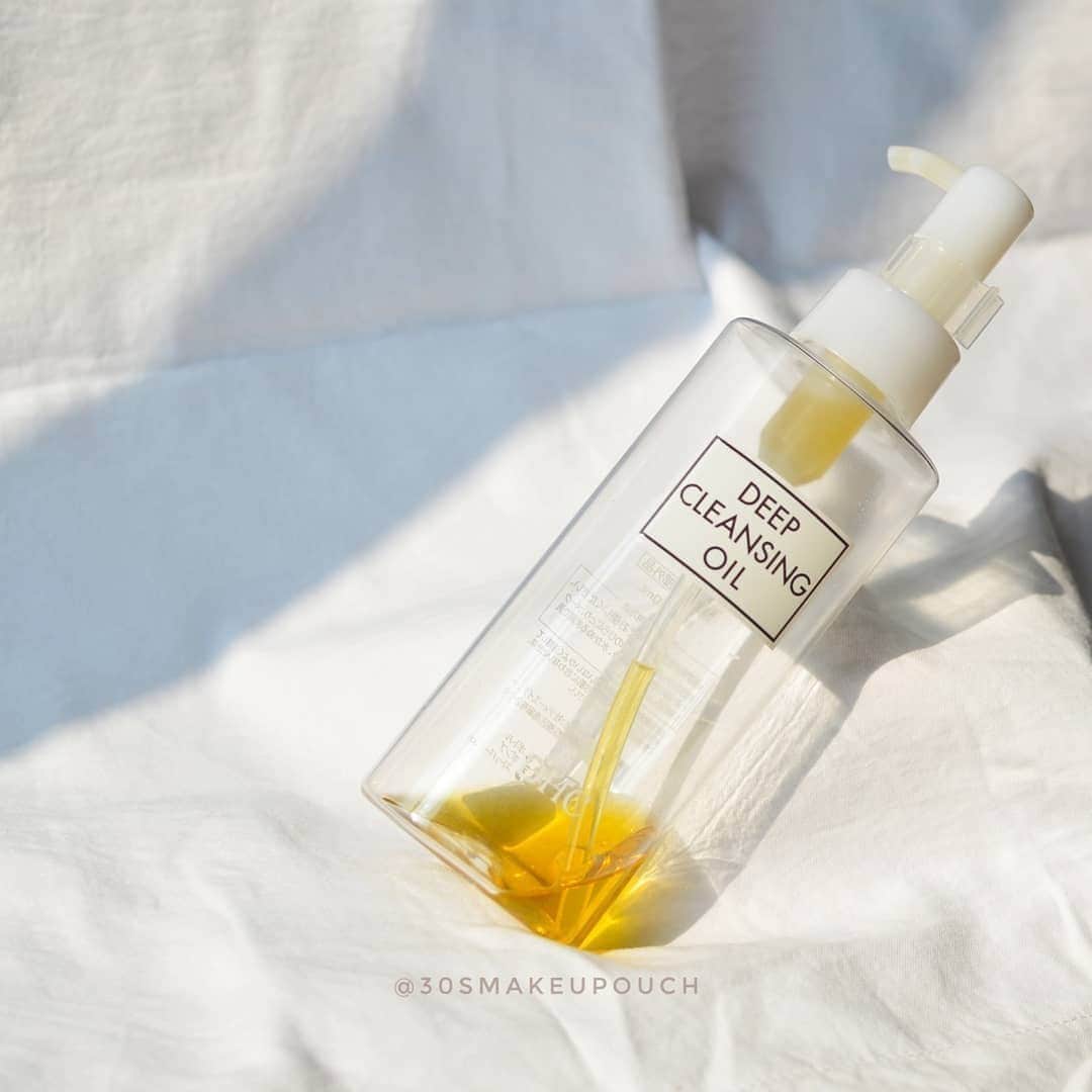 DHC Skincareさんのインスタグラム写真 - (DHC SkincareInstagram)「One more day to save! 🤩 Save $20 on your purchase of $80 or more on DHCcare.com ✨  "Tell me, how do you like your cleansing oil? Thick or water-like thin?⁣⁣ This [Deep Cleansing Oil] to me is the right consistency, on a thicker side, perfect for deep cleansing without drying. Got it last year on a whim while on a business trip to Tokyo. Can't you tell that I love it?⁣⁣" ⁣⁣ 📷: @30smakeupouch⁣⁣  #DHCisJBeauty #CleansingOil #MakeupRemover #JapaneseBeauty #AsianSkincare #OilClean」9月1日 9時06分 - dhcskincare
