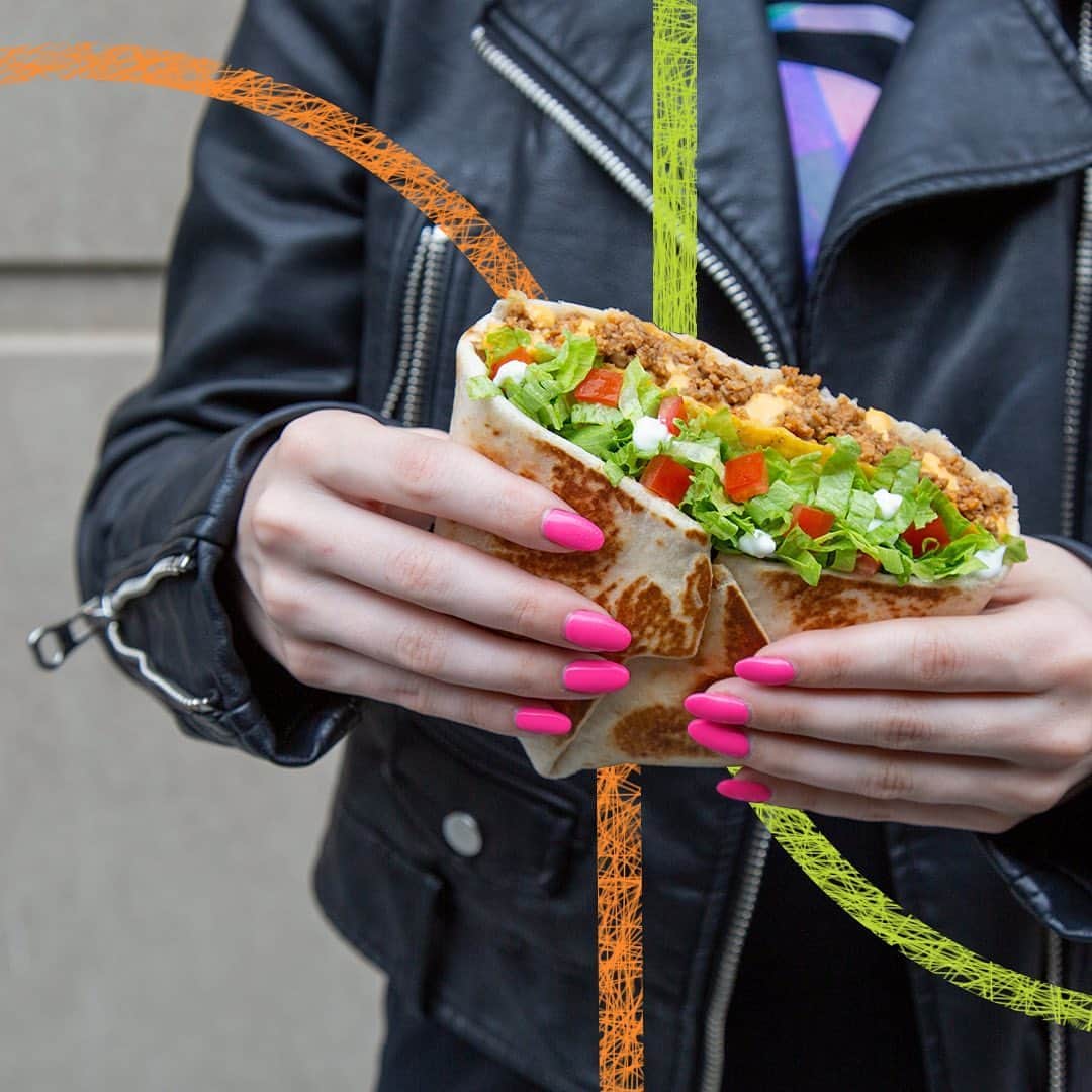 Taco Bellさんのインスタグラム写真 - (Taco BellInstagram)「The ultimate flex. #Crunchwrap」9月1日 9時06分 - tacobell