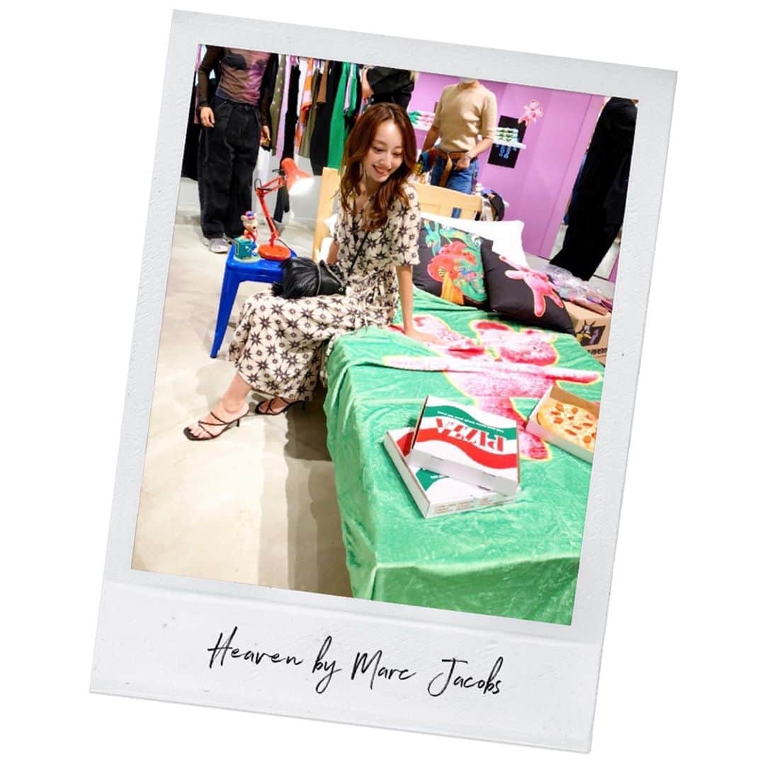 小祝麻里亜のインスタグラム：「今日からMarc Jacobsの新ブランドとしてローンチする、Heaven by Marc Jacobs (ヘブンバイマークジェイコブス)。  明るいカラーリングに90年代を彷彿させる世界観が可愛いかったです😊明るいものを身につけたくなる今の時代に、ぴったりなんじゃないかな💞🙌  @heav3n ／ @marcjacobs  thx @jarinkominami  ＿＿＿＿＿＿＿＿ #ヘブンバイマークジェイコブス #heavenbymarcjacobs #newbrand #fashion #exhibition  #셀피#셀스타그램#스타일링 #패션스타그램 #패션」